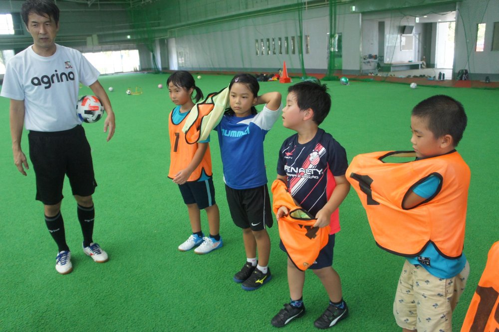 沖縄県名護市でキッズサッカー行ってます。