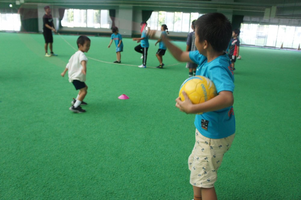沖縄県名護市でキッズサッカー行っています。