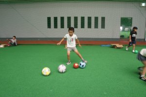 沖縄県名護市でキッズサッカースクール行ってます。