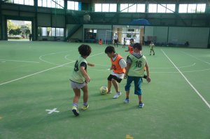 沖縄県名護市でキッズサッカー行っています。